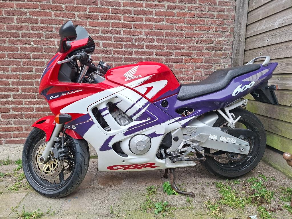 Honda CBR600F incl 2x helm, 2x jas & hoes, Motoren, Motoren | Honda, 4 cilinders, Gebruikt, 600 cc, Sport
