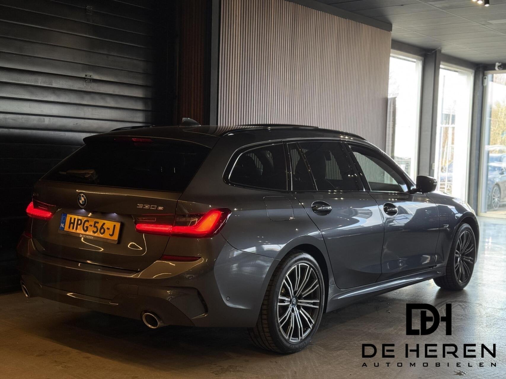 BMW 3-serie Touring 330e xDrive High Executive, Auto's, BMW, 1998 cc, Gebruikt, 4 cilinders, 1865 kg