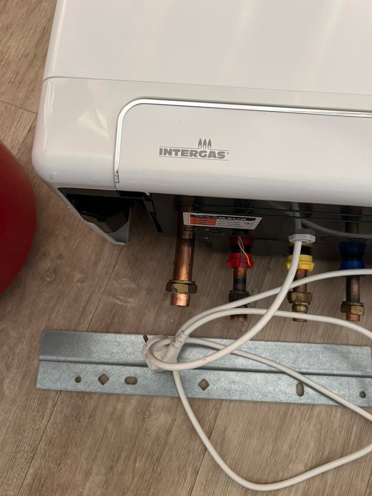 Intergas cv ketel (propaan), 30 tot 80 cm, Hoog rendement (Hr), Cv-ketel of Combi-ketel, Minder dan 60 cm