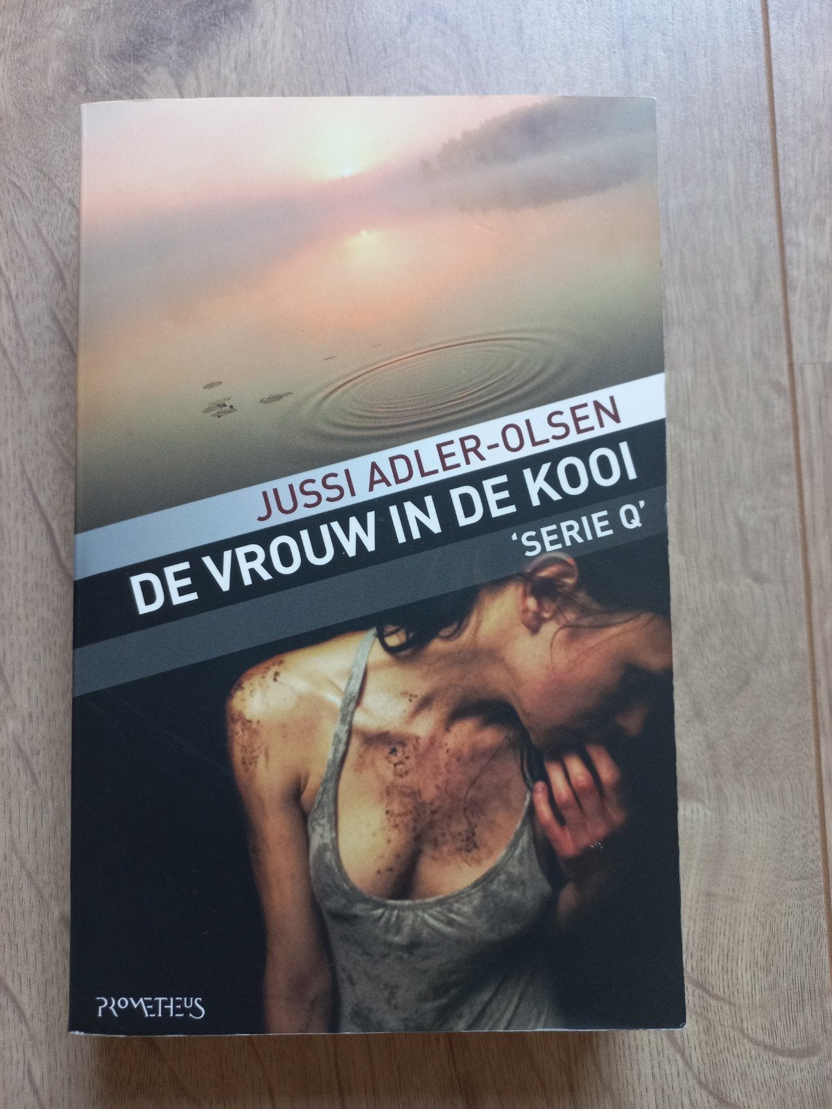 De Vrouw in de Kooi - Jussi Adler-Olsen (Serie Q), Ophalen of Verzenden, Gelezen, Jussi Adler-Olsen