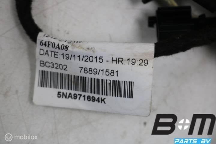 Portierkabelboom rechtsachter VW Tiguan 5NA 5NA971694K, Gebruikt