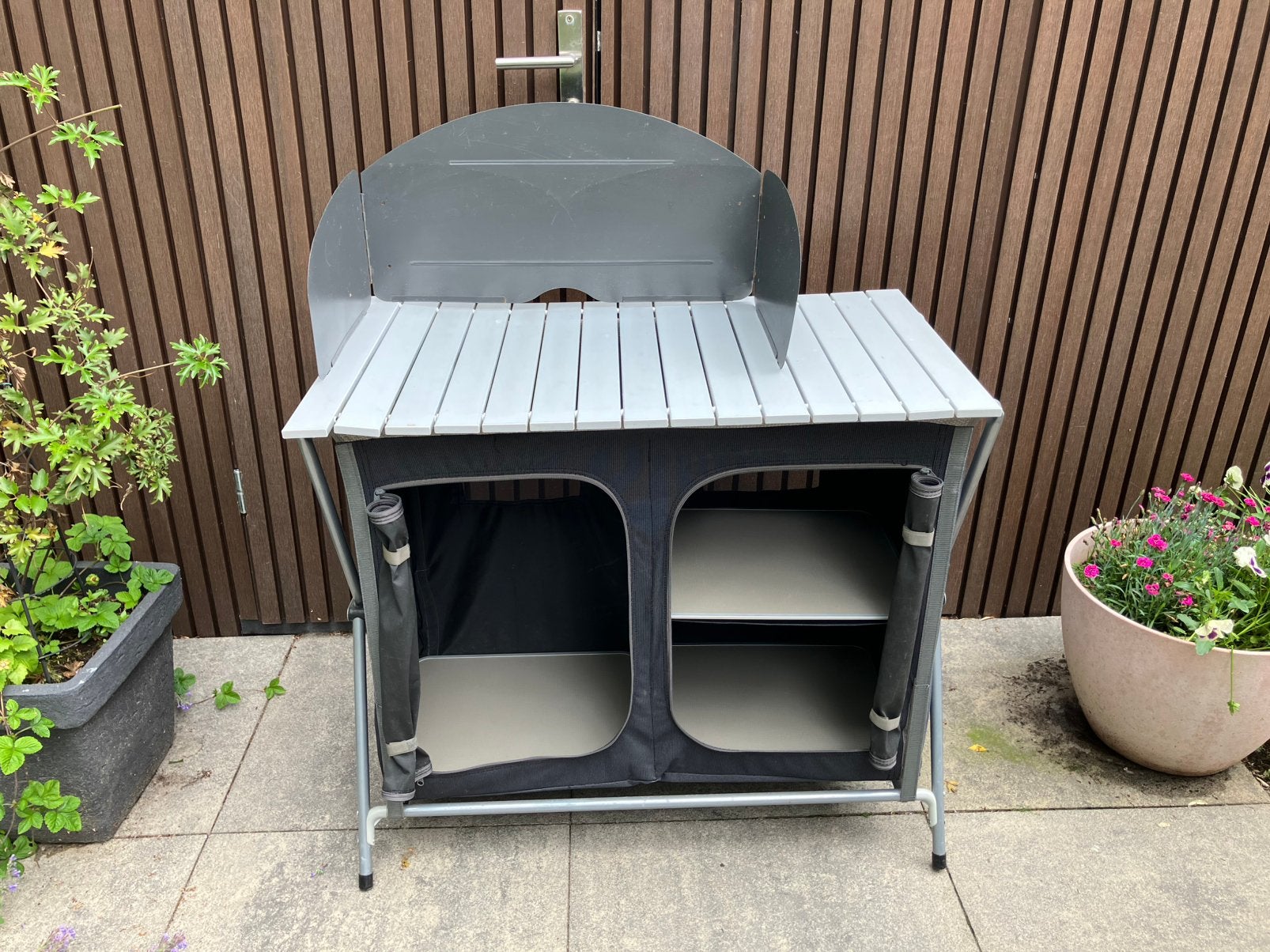 Keurige Campingkast en/of buitenkeuken merk Vrijbuiter, Caravans en Kamperen, Kampeeraccessoires, Ophalen, Zo goed als nieuw