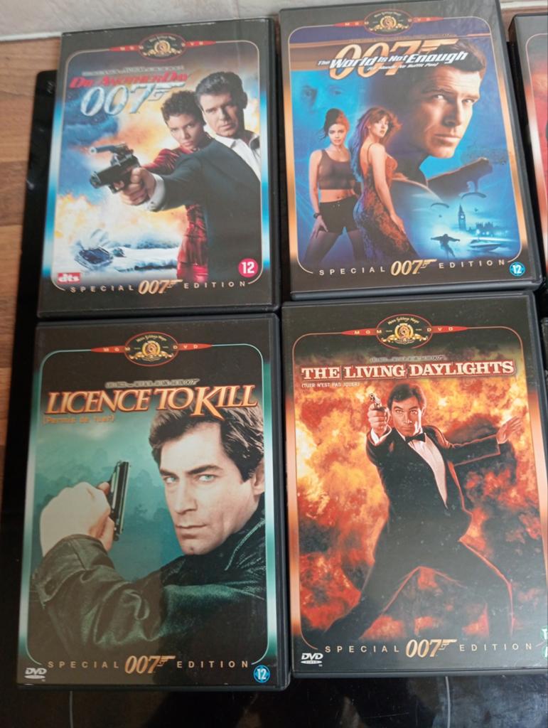 James Bond de eerste 20 films, Boxset, Actie, Ophalen of Verzenden, Zo goed als nieuw