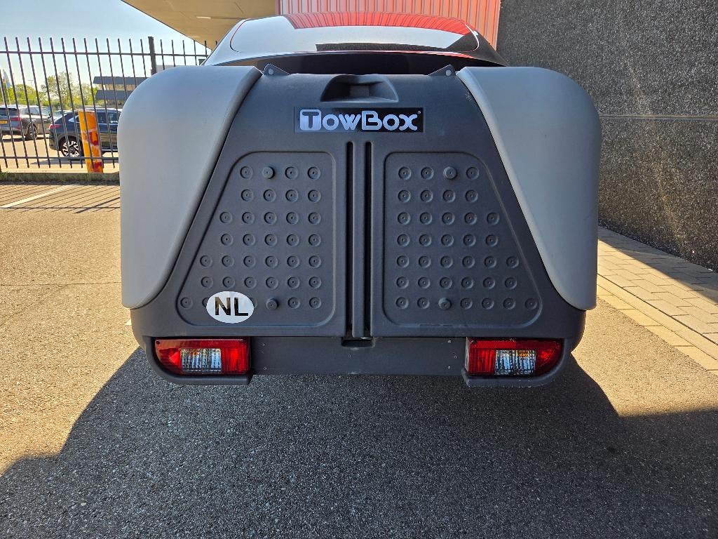Trekhaakkoffer TowBox V2 390L te huur vanaf €4 p/dag, Auto diversen, Ophalen, Gebruikt