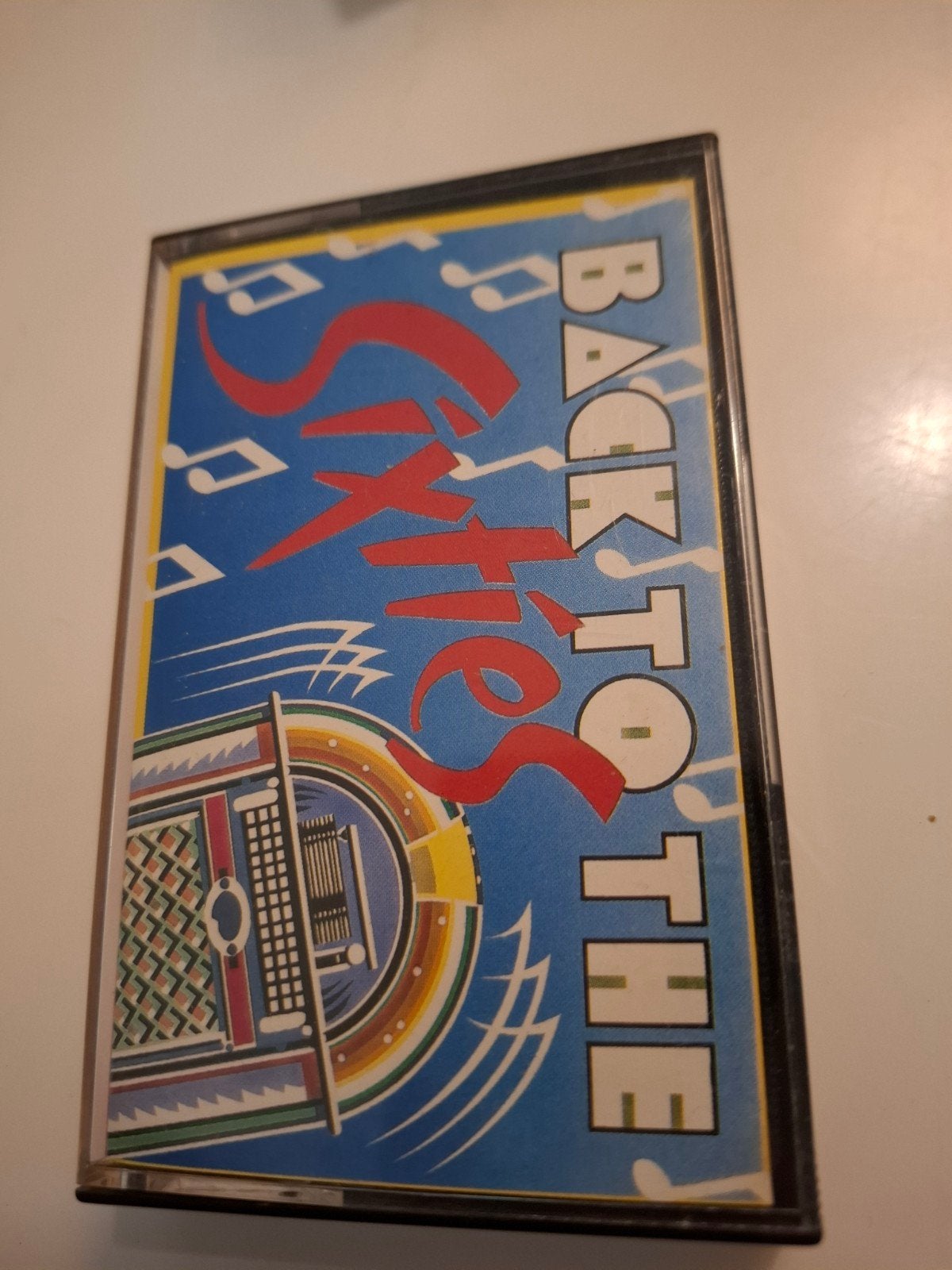 Back to the Sixties Cassettebandje - Jukebox Design, Gebruikt, 1 bandje, Ophalen of Verzenden, Voorbespeeld