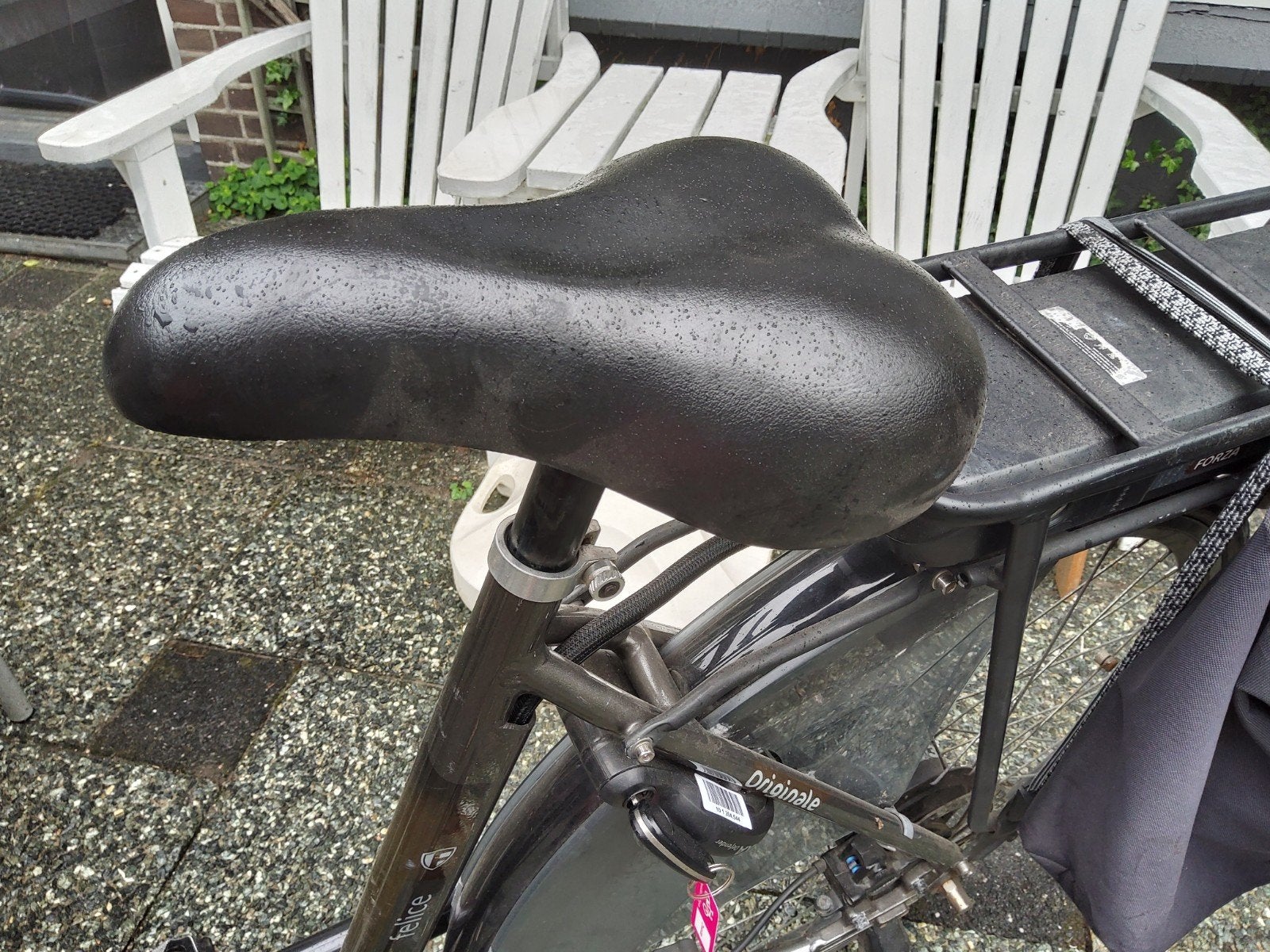 Fietszadel met pen, Ophalen