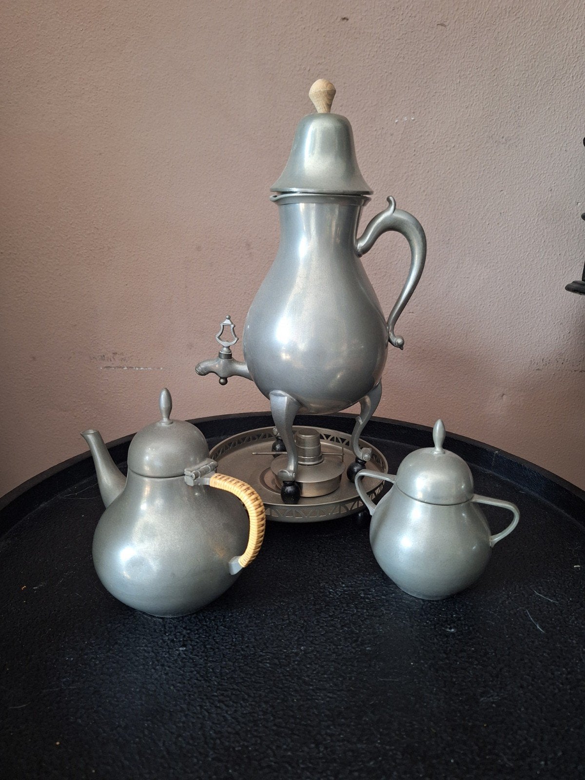 Antieke tinnen theeset met samovar, Ophalen