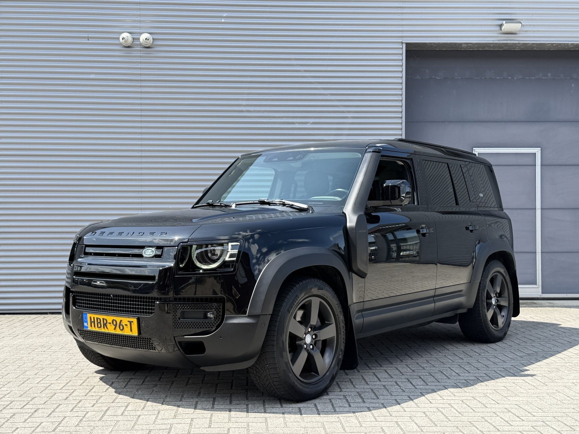 Land Rover Defender 110 2.0 P400e 110 X-Dynamic SE I PHEV I, Auto's, Automaat, 404 pk, Gebruikt, 4 cilinders