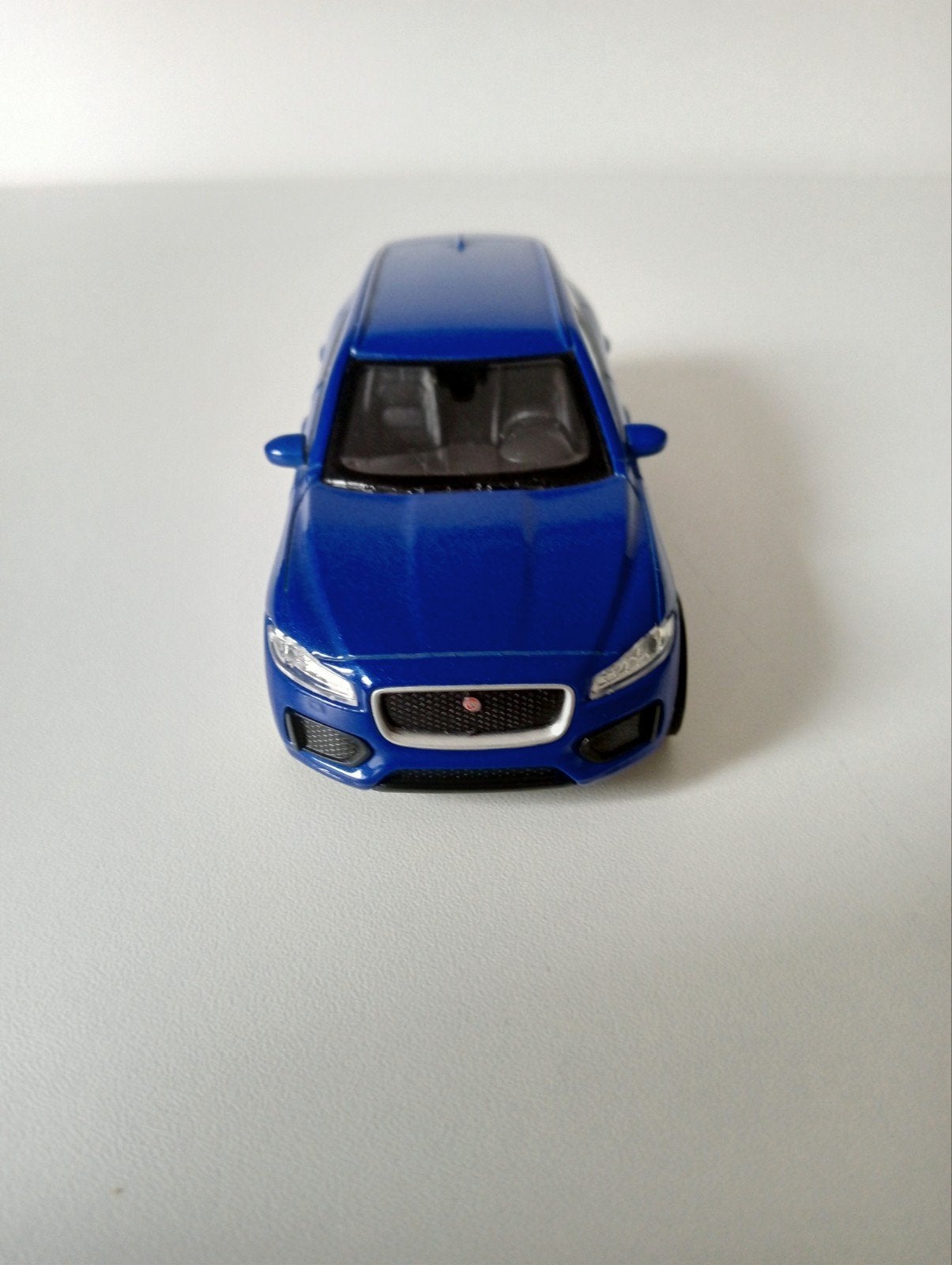Jaguar F-Pace modelauto blauw - Gedetailleerd schaalmodel, Ophalen of Verzenden, Nieuw, Auto, Overige merken