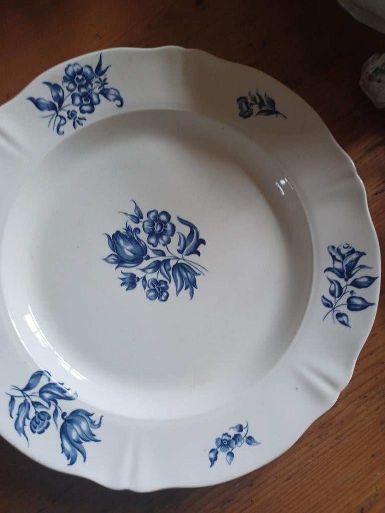 Ronde serveerschaal bouquet bleu regout, Antiek en Kunst, Antiek | Servies los, Ophalen of Verzenden