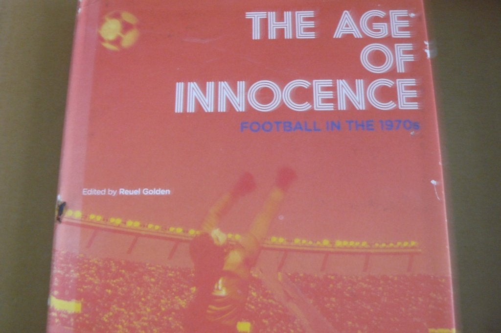 CRUYFF / PELE / Football in the 1970s / THE AGE OF INNOCENCE, Verzamelen, Sportartikelen en Voetbal, Ophalen of Verzenden, Gebruikt