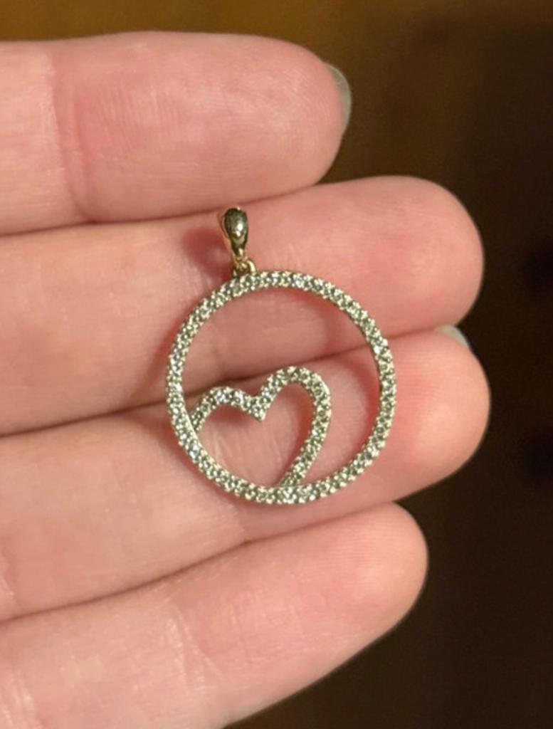 9 karaat gouden hanger met hart in cirkel met diamanten, Sieraden, Tassen en Uiterlijk, Kettinghangers, Verzenden, Zo goed als nieuw