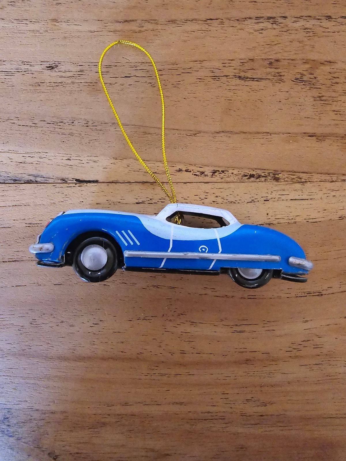 Vintagelook kerstbal auto tin van De Bijenkorf, Ophalen of Verzenden, Zo goed als nieuw