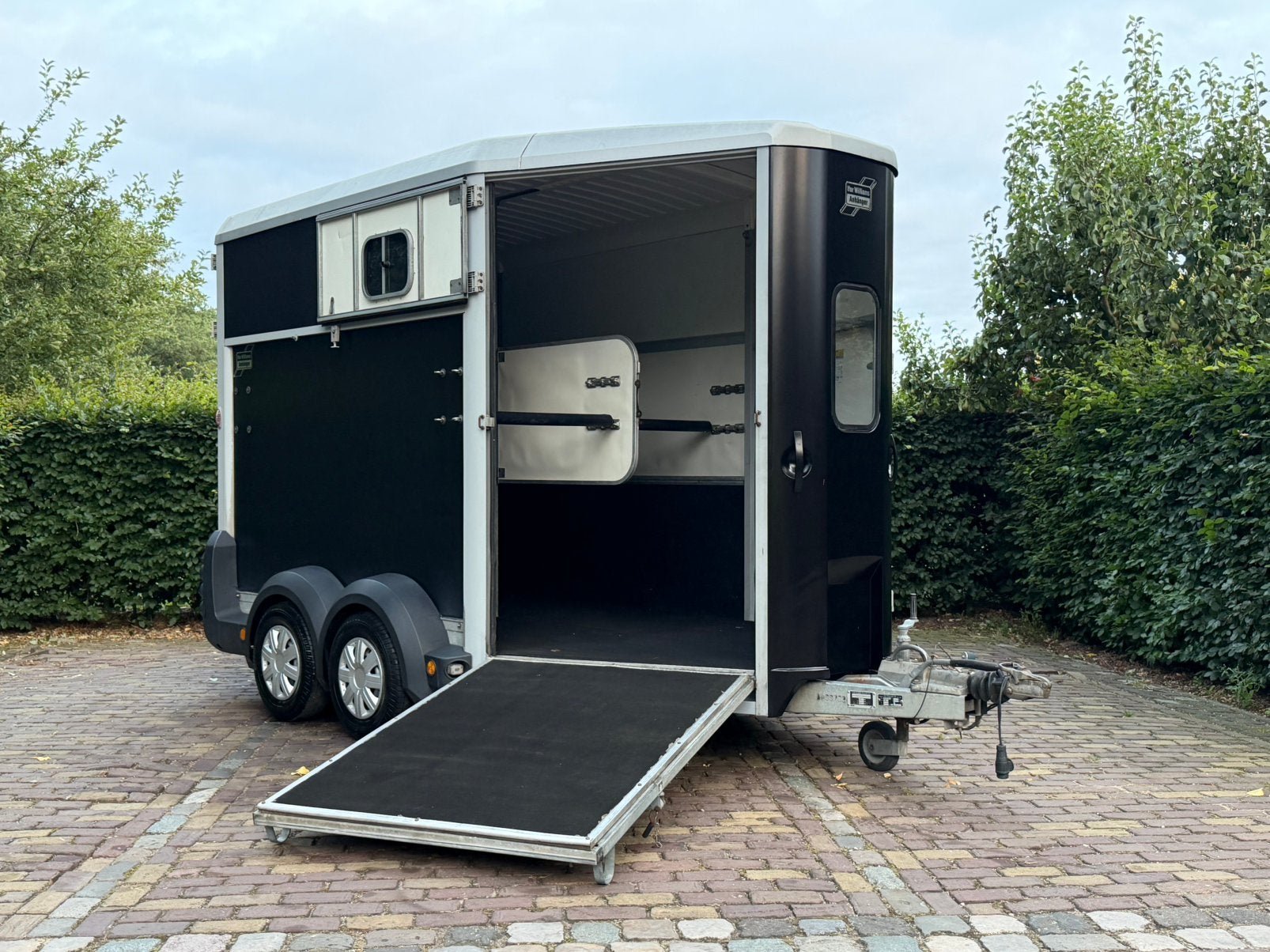 Nette 2 paards ifor Williams hb511 vooruitloop, klep/deuren, Ophalen, Aluminium, Zo goed als nieuw, 2-paards trailer