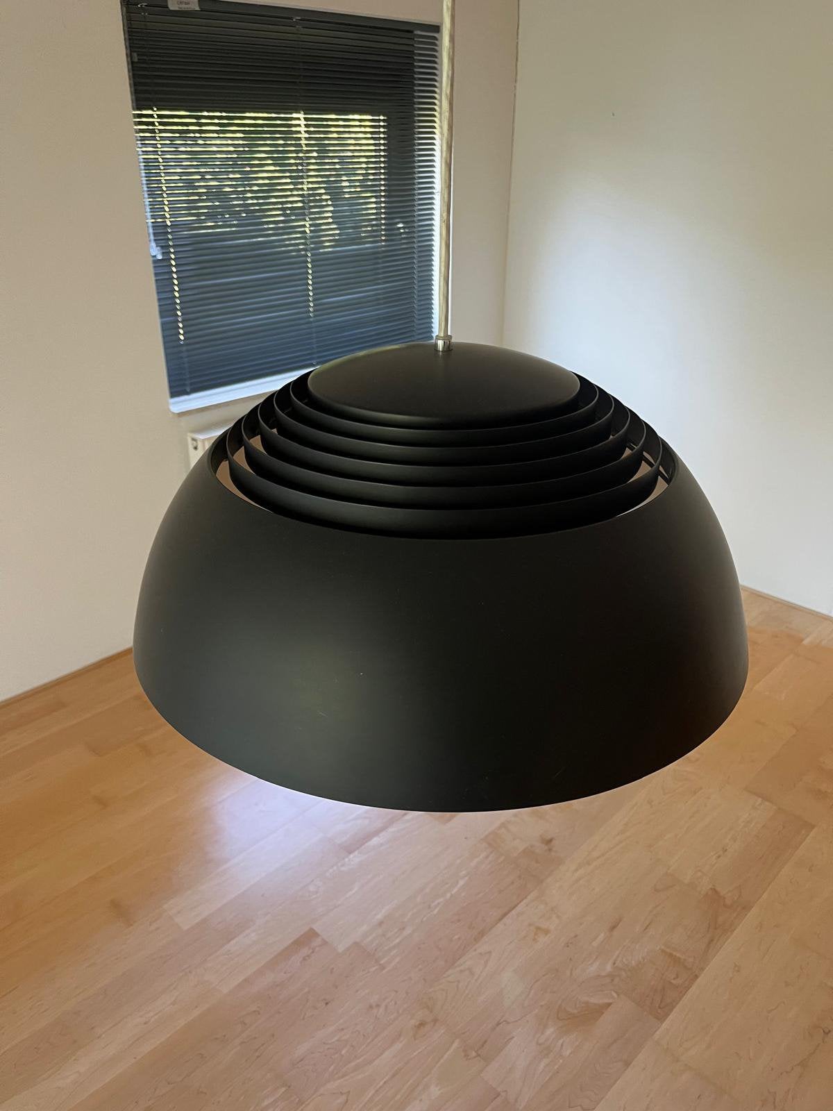 Hanglamp Louis Poulsen, Ophalen