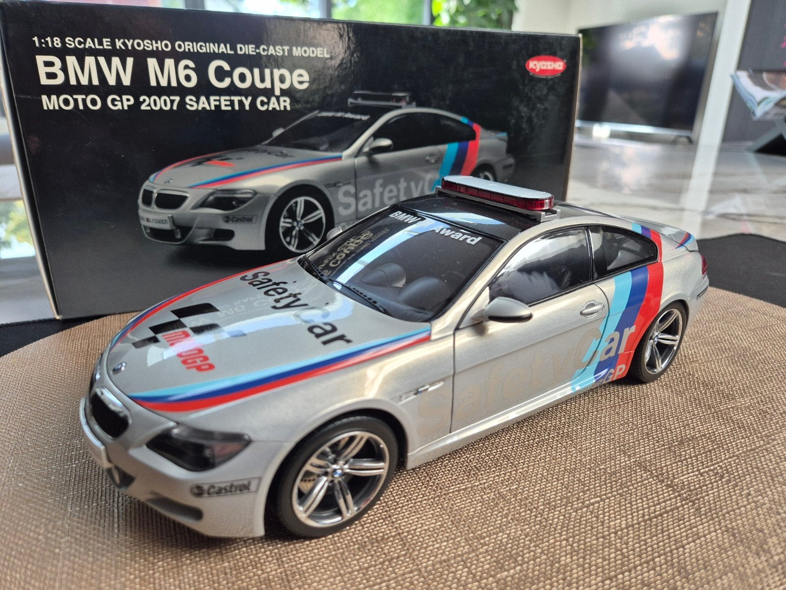 Kyosho 1:18 BMW M6 COUPÉ MOTO GP 2007 SAFETY CAR, Hobby en Vrije tijd, Ophalen of Verzenden, Zo goed als nieuw, Auto, Kyosho