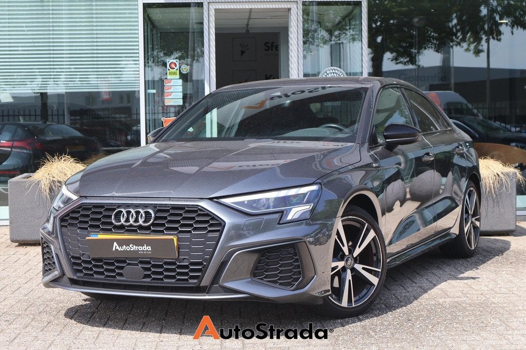 Audi A3 Limousine 30 TFSI S-LINE I Navi I Trekhaak I Climate, Auto's, Gebruikt, Met garantie (alle), Leder en Stof, Origineel Nederlands