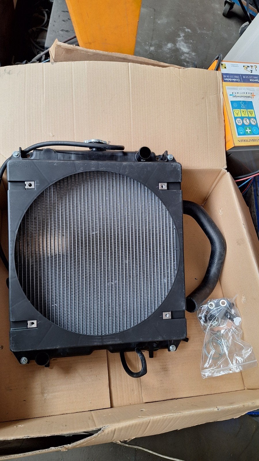 Nieuwe Radiateur Mitsubishi S4S-S4Q2, Ophalen, Nieuw, Mitsubishi