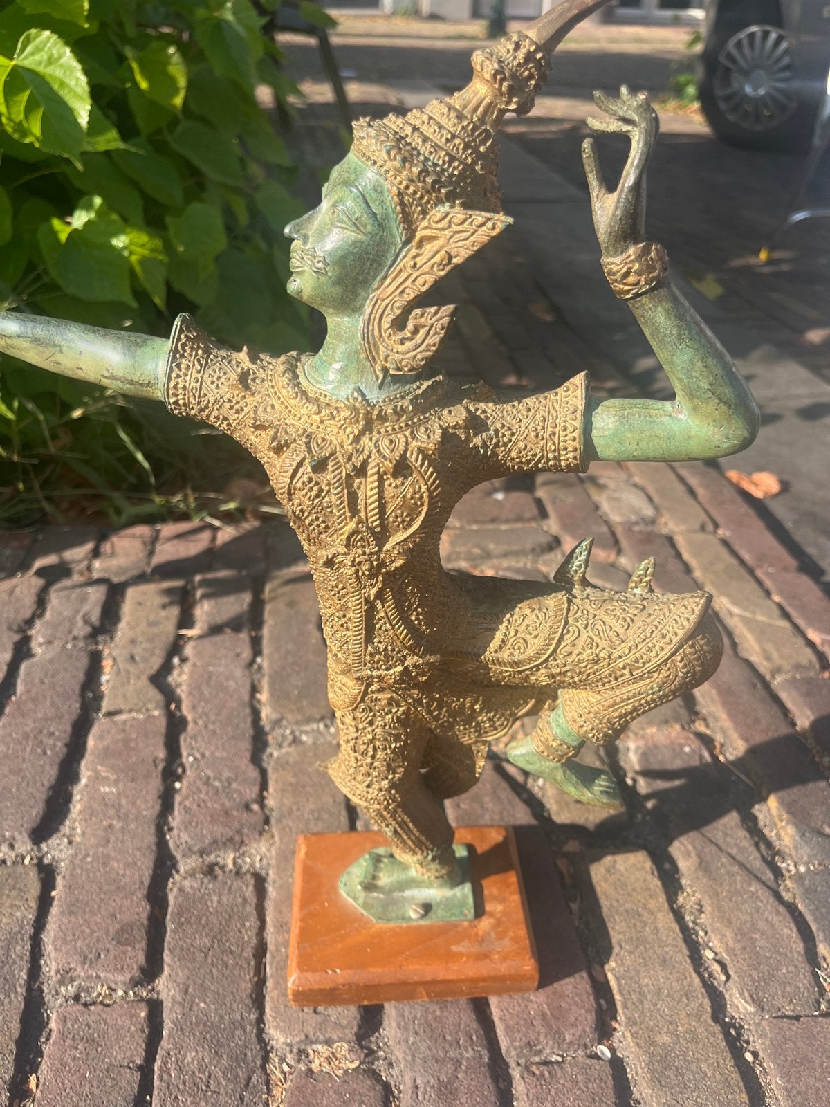 Bronzen Thaise danseres op sokkel, Verzenden, 20 - 50 cm, Beeld, Azië