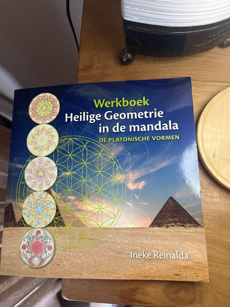 Werkboek heilige geometrie in de mandala., Boeken, Onbekend, Nieuw, Ophalen of Verzenden, Tekenen en Schilderen