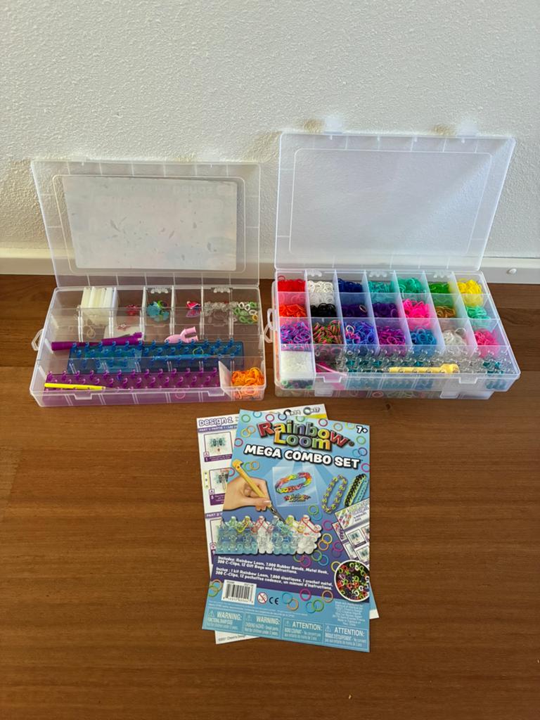 Rainbow Loom 3 bakken vol elastieken en accessoires, Ophalen, Zo goed als nieuw