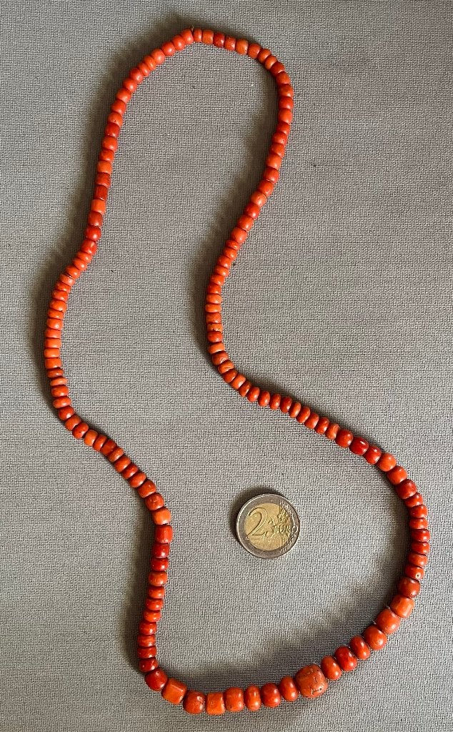 Antieke Bloedkoralen Ketting, 70 cm. lang, 140 Kralen, 54 gr, Sieraden, Tassen en Uiterlijk, Antieke sieraden, Ophalen of Verzenden