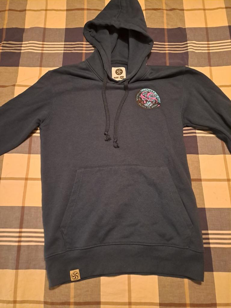 Donkerblauwe hoodie met 'Escuela Cantabra de Surf' print, Blauw, Ophalen of Verzenden, Maat 34 (XS) of kleiner, Onbekend