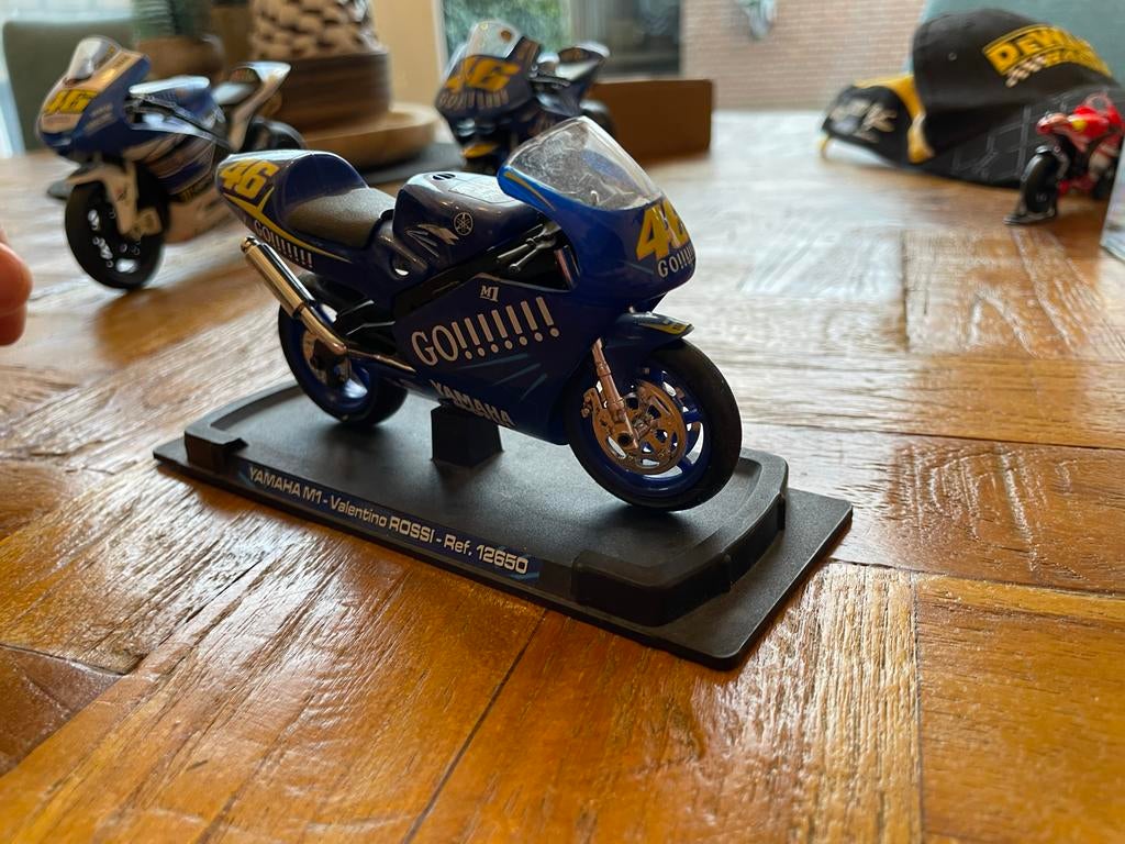 Valentino Rossi Yamaha M1 Schaalmodel 2005 - Schaal 1:18, Ophalen of Verzenden, Zo goed als nieuw, Overige typen, Overige merken