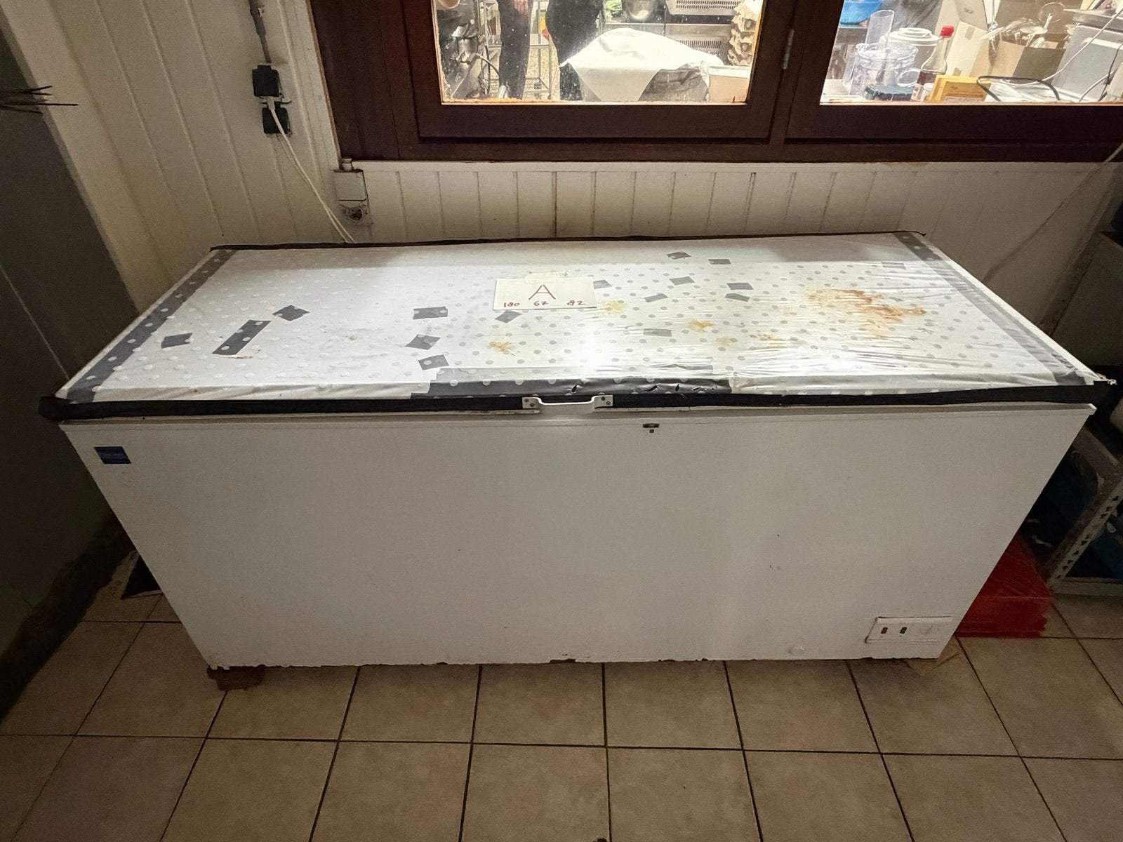 Grote diepvrieskist horeca 180cm - moet deze week weg!, Gebruikt, 200 liter of meer, 60 cm of meer, Met aparte vriezer