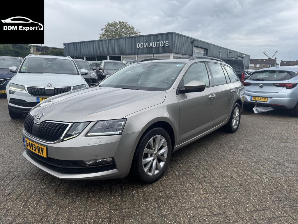 Skoda Octavia Combi 1.6 TDI Greentech Style Automaat, Auto's, Skoda, Stof, Gebruikt, Euro 6, 4 cilinders