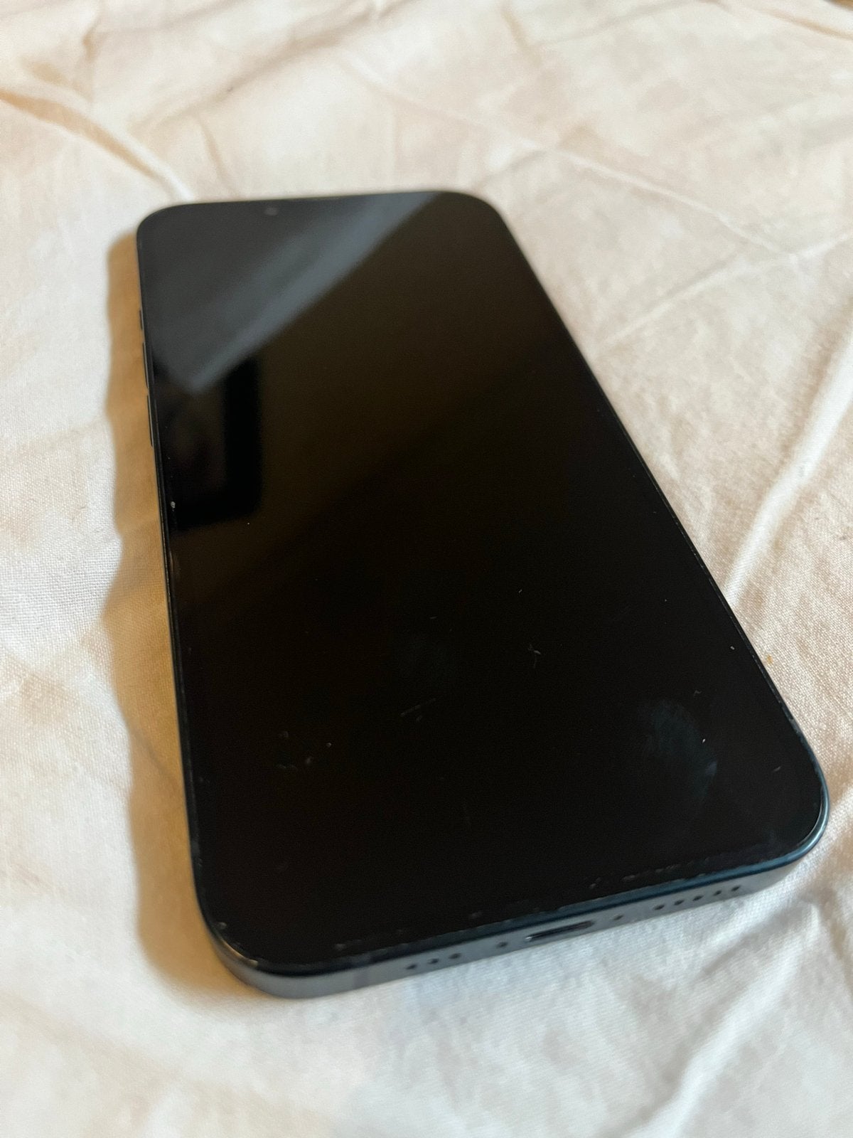 iPhone 13 - 128 GB - Gebarsten achterkant, Ophalen, Zwart, 77 %, IPhone 13
