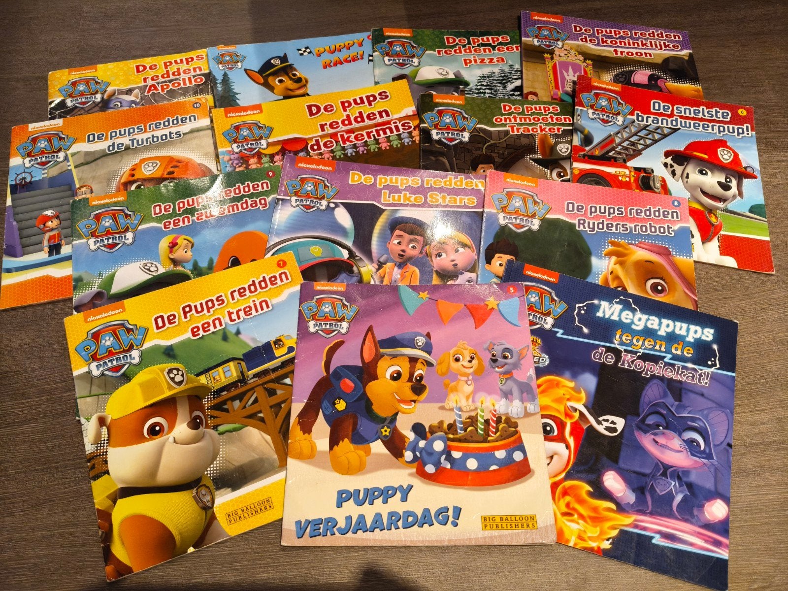 Set van 14 Paw Patrol boeken, Ophalen of Verzenden, Gelezen