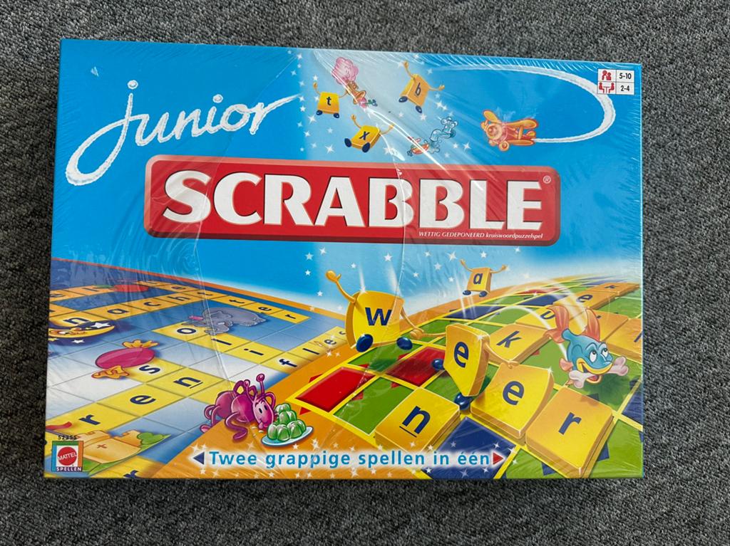 Nieuw Junior Scrabble bordspel - Twee spellen in één!, Drie of vier spelers, Ophalen of Verzenden, Nieuw