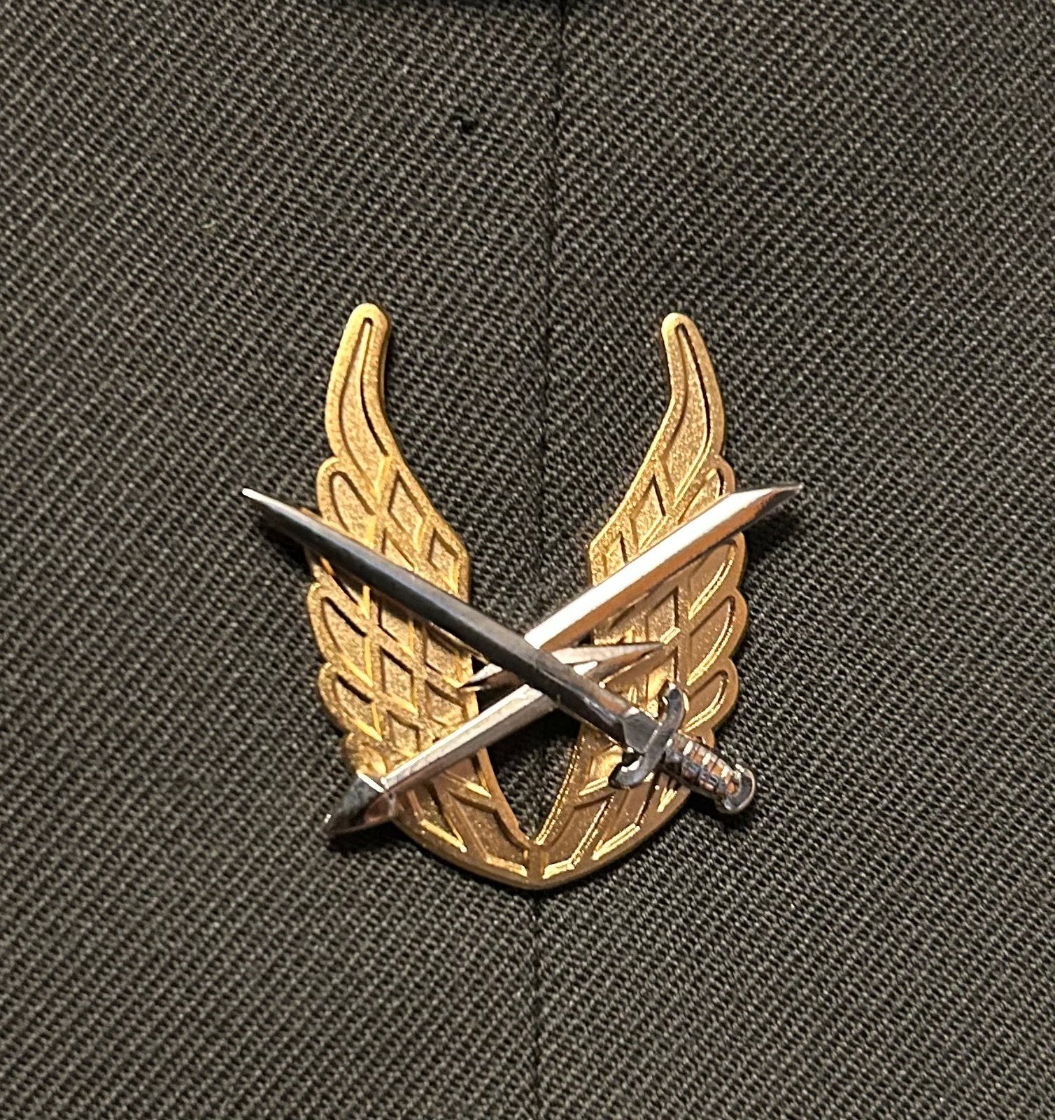 Embleem Korps Commandotroepen JTAC, Ophalen of Verzenden, Landmacht, Nederland, Embleem of Badge