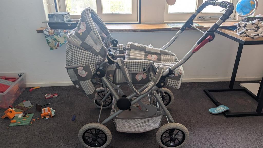 Leuke poppenwagen met verstelbare duwstang, Kinderen en Baby's, Kinderwagens en Combinaties, Gebruikt, Verstelbare duwstang, Ophalen