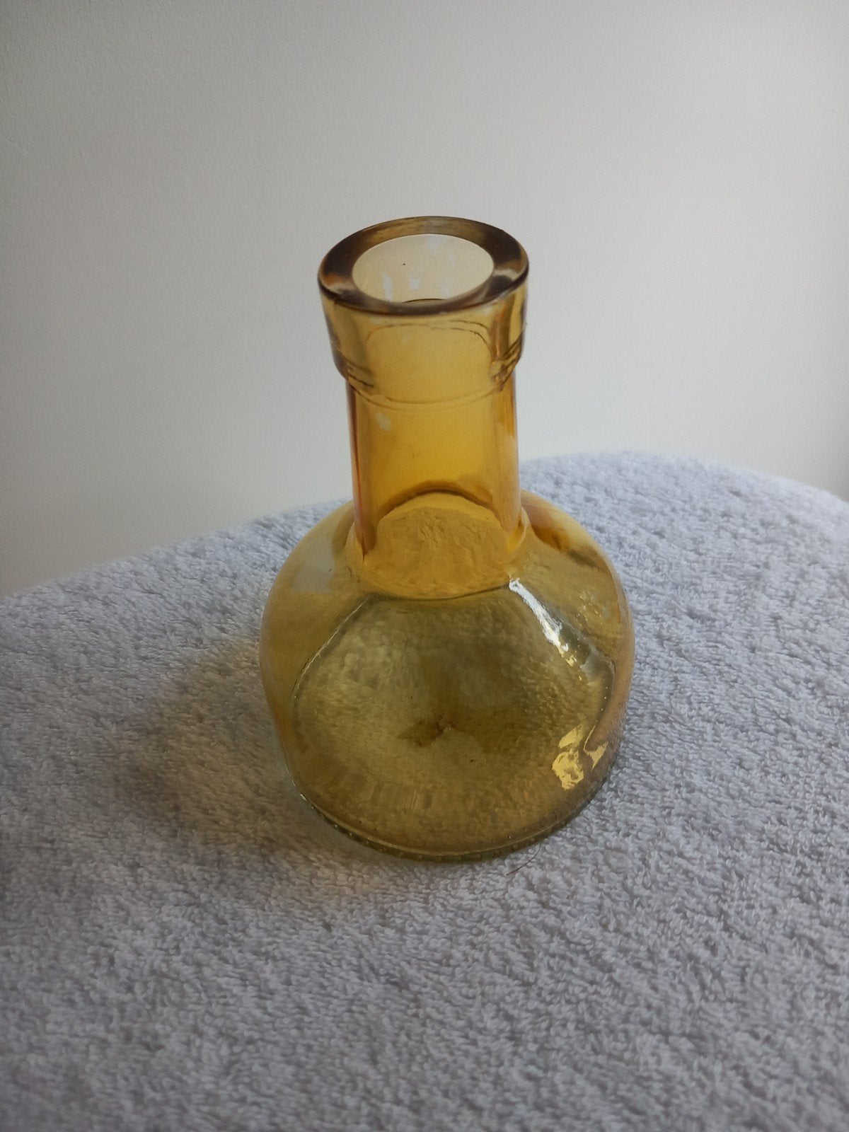Vintage Amber Glazen Vaasje - Decoratief, Huis en Inrichting, 12 cm, Gebruikt, Geel, Ophalen of Verzenden
