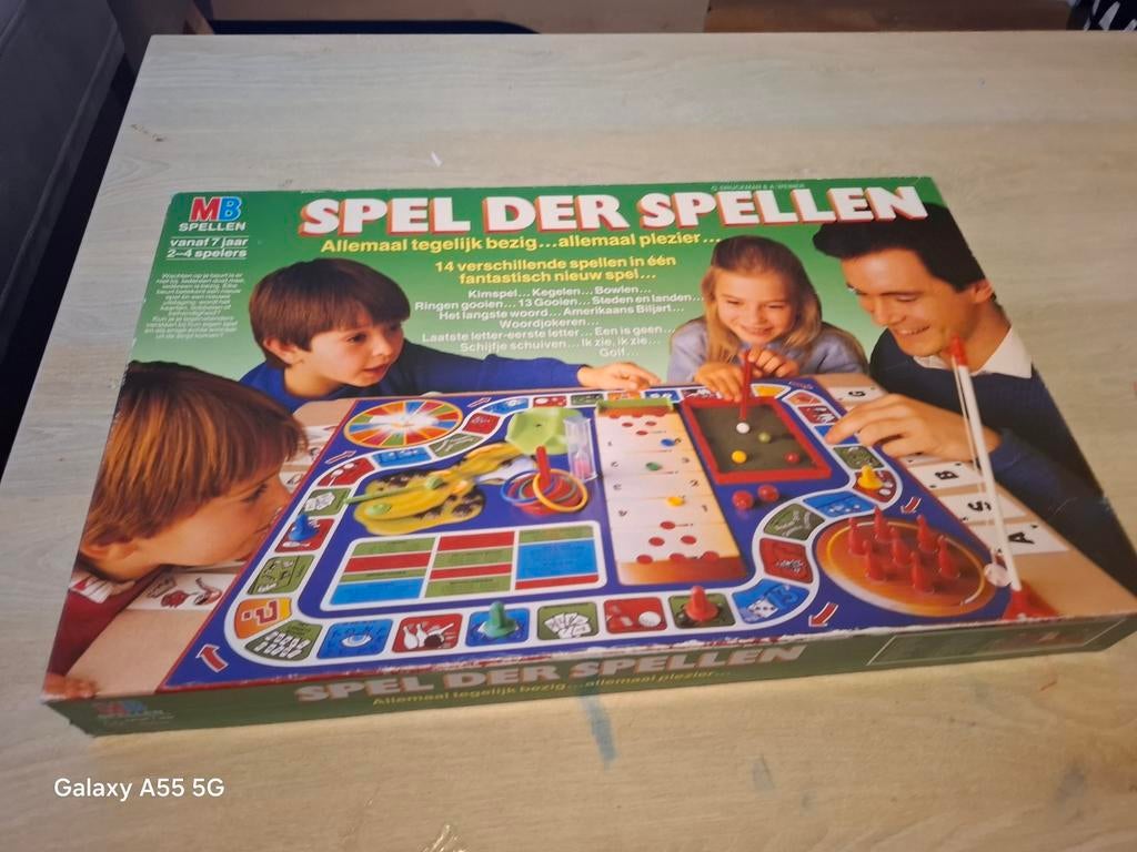 MB Spel der Spellen - 14 klassieke spellen in één, Onbekend, Ophalen of Verzenden, Drie of vier spelers, MB Spellen
