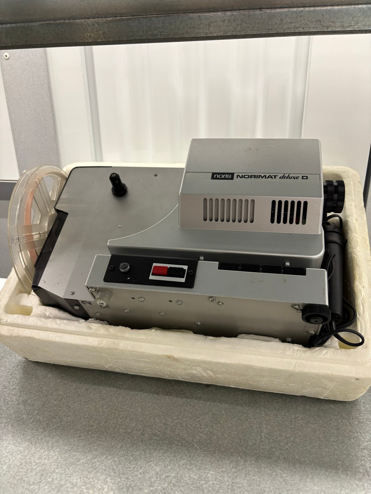 Noris Norimat Deluxe D Filmprojector - Vintage, Ophalen, Zo goed als nieuw, Met scherm