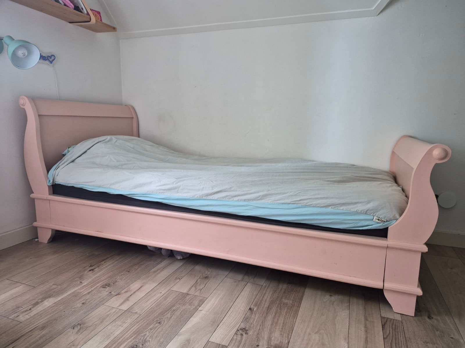 Verstelbaar 1-persoonsbed roze/ perzikkleur - zelf opgeknapt, Ophalen, 85 tot 100 cm, Gebruikt, Matras