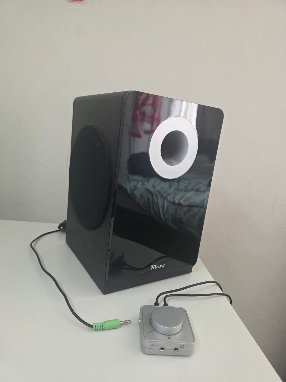Trust Subwoofer met bedrade afstandsbediening, Audio, Tv en Foto, Luidsprekers, Overige merken, Gebruikt, Subwoofer, Ophalen of Verzenden