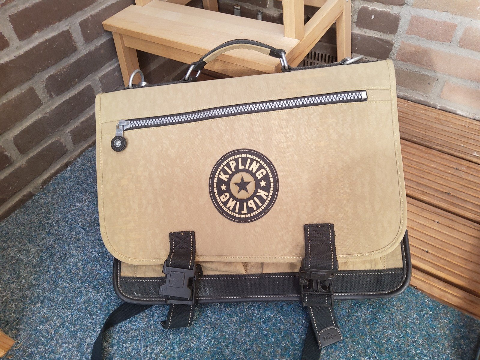 Kipling Aktetas/Boekentas - Zo goed als nieuw, Sieraden, Tassen en Uiterlijk, 30 tot 40 cm, Beige, Aktetas of Boekentas, Ophalen of Verzenden