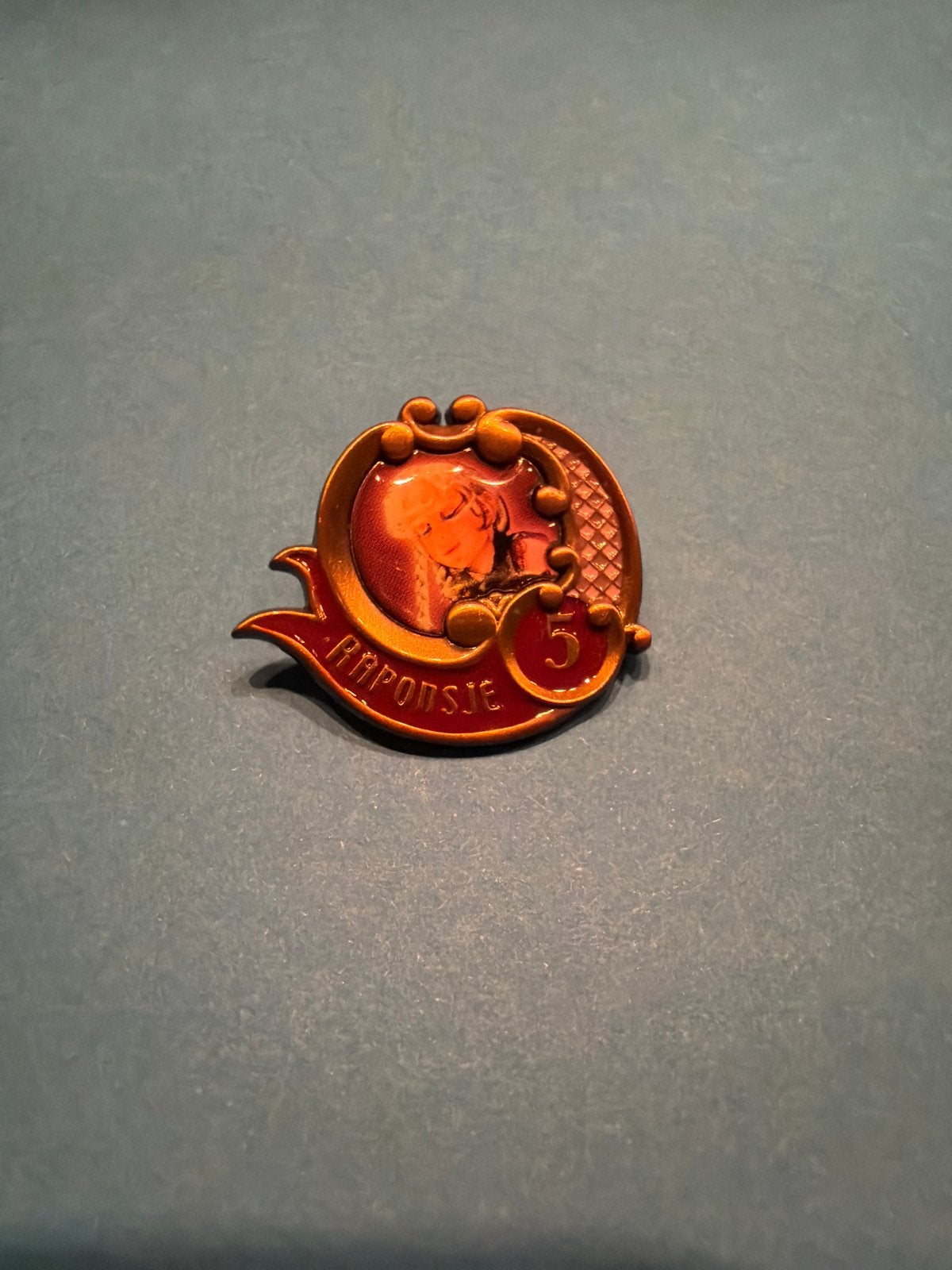 Efteling Pin - Jubileum 2006 - Raponsje 5 jaar, Verzamelen, Ophalen, Zo goed als nieuw, Button of Speldje