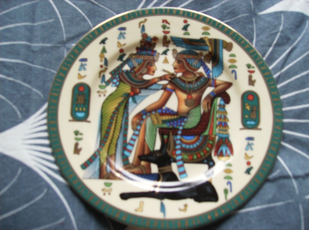EGYPTISCHE AFBEELDING OP BORDJE, DIAMETER 17, Ophalen of Verzenden