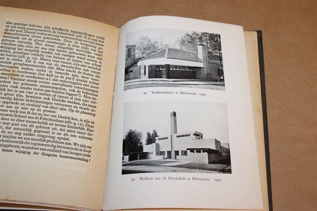 W.M. Dudok — Nederlandsche Bouwmeesters, Architectuur 1928, Boeken, Ophalen of Verzenden, Gelezen, Architecten