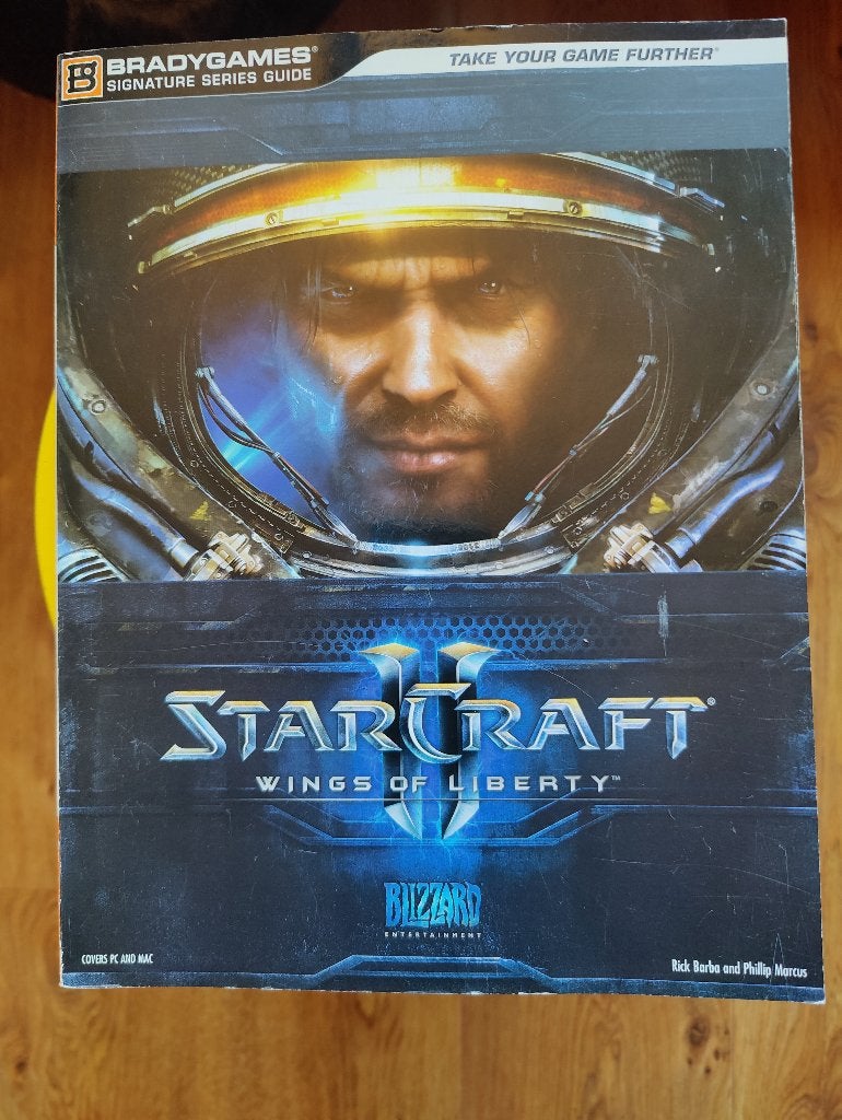 Bradygames - Signature series - Starcraft II, 1 speler, Ophalen of Verzenden, Zo goed als nieuw, Vanaf 12 jaar