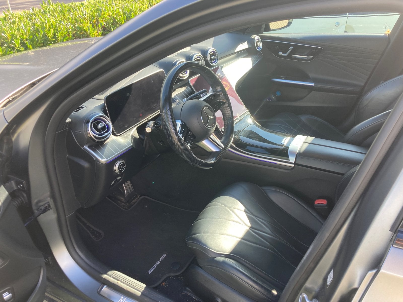 Foto 3 van Mercedes-Benz C-Klasse 300 e AMG Line | Magno | Panoramadak