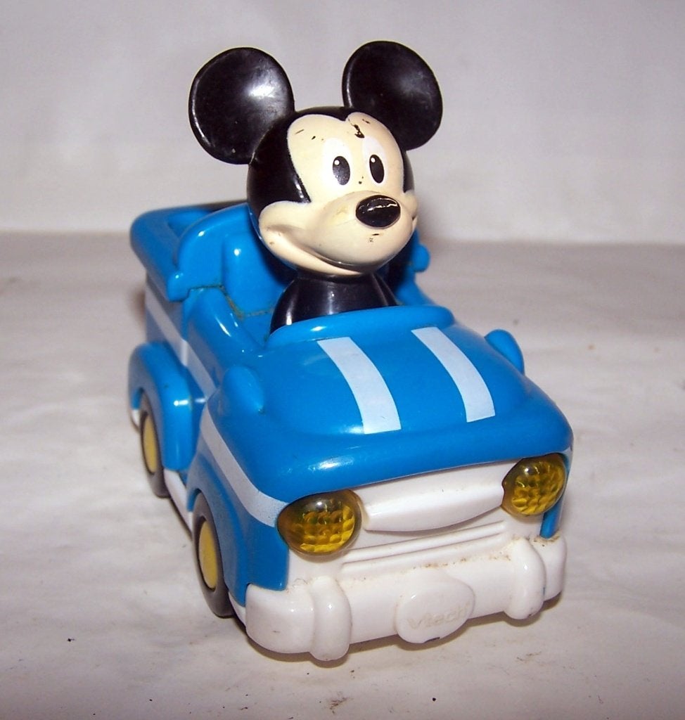 Mickey Mouse in Pick-Up truck. Met geluid. Izgs., Verzamelen, Ophalen of Verzenden, Mickey Mouse, Zo goed als nieuw, Beeldje of Figuurtje