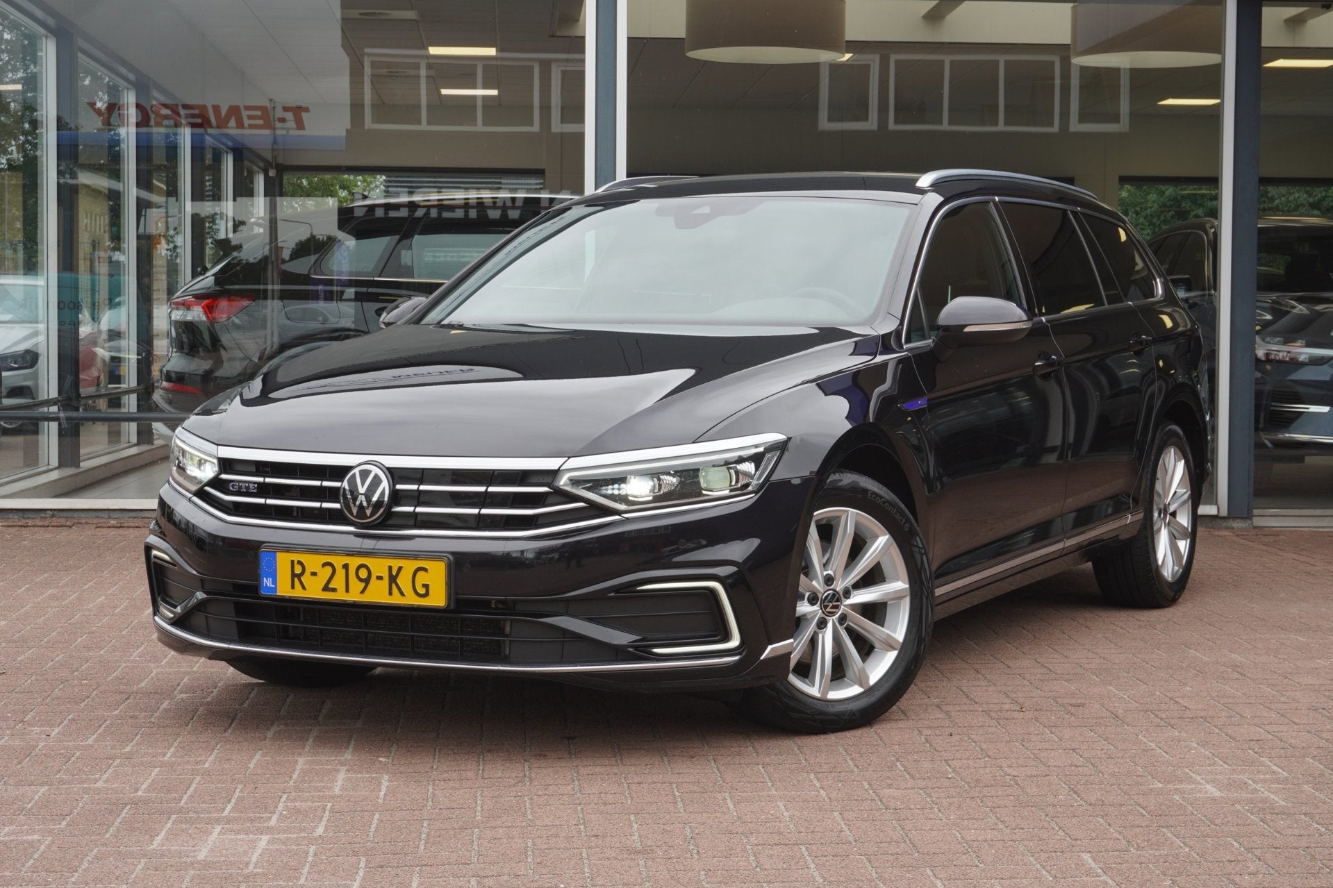 Volkswagen Passat Variant 1.4 TSI PHEV GTE Business Automaat, Auto's, Dealer onderhouden, Stof, Gebruikt, Zwart