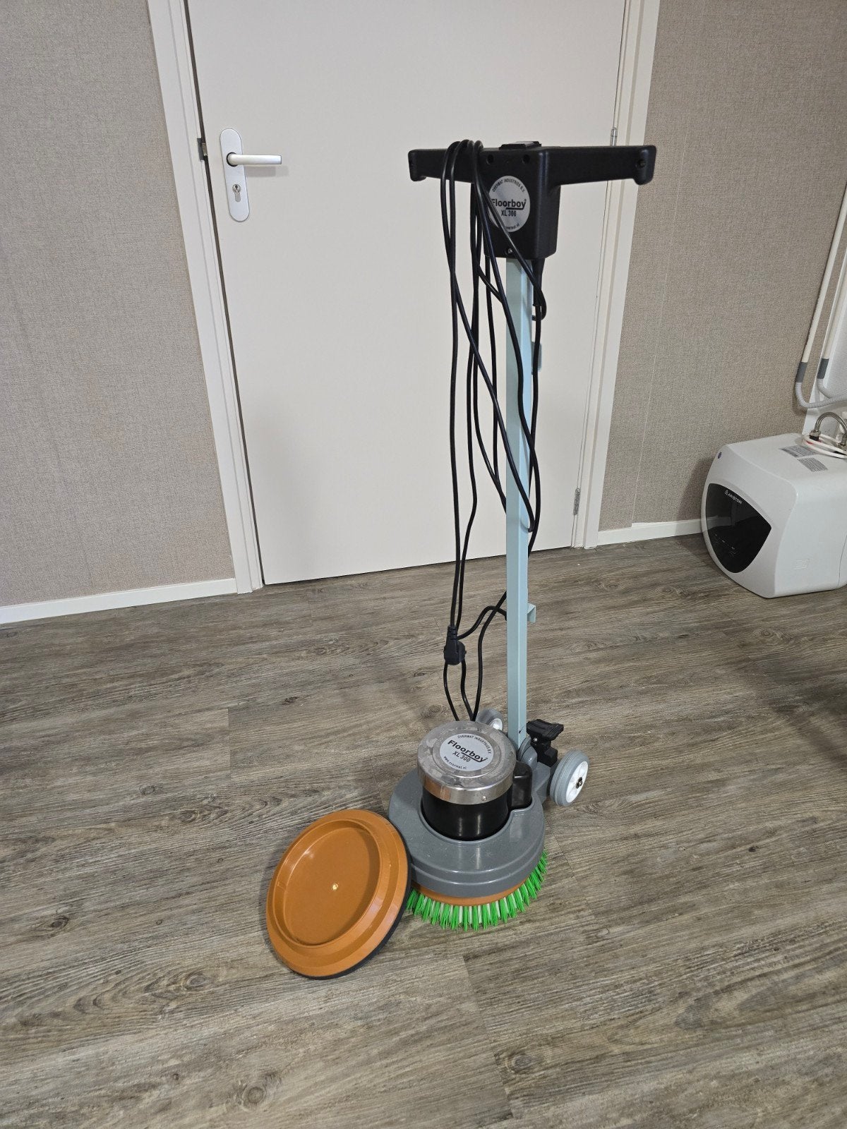 Floorboy vloer boenmachine, Ophalen