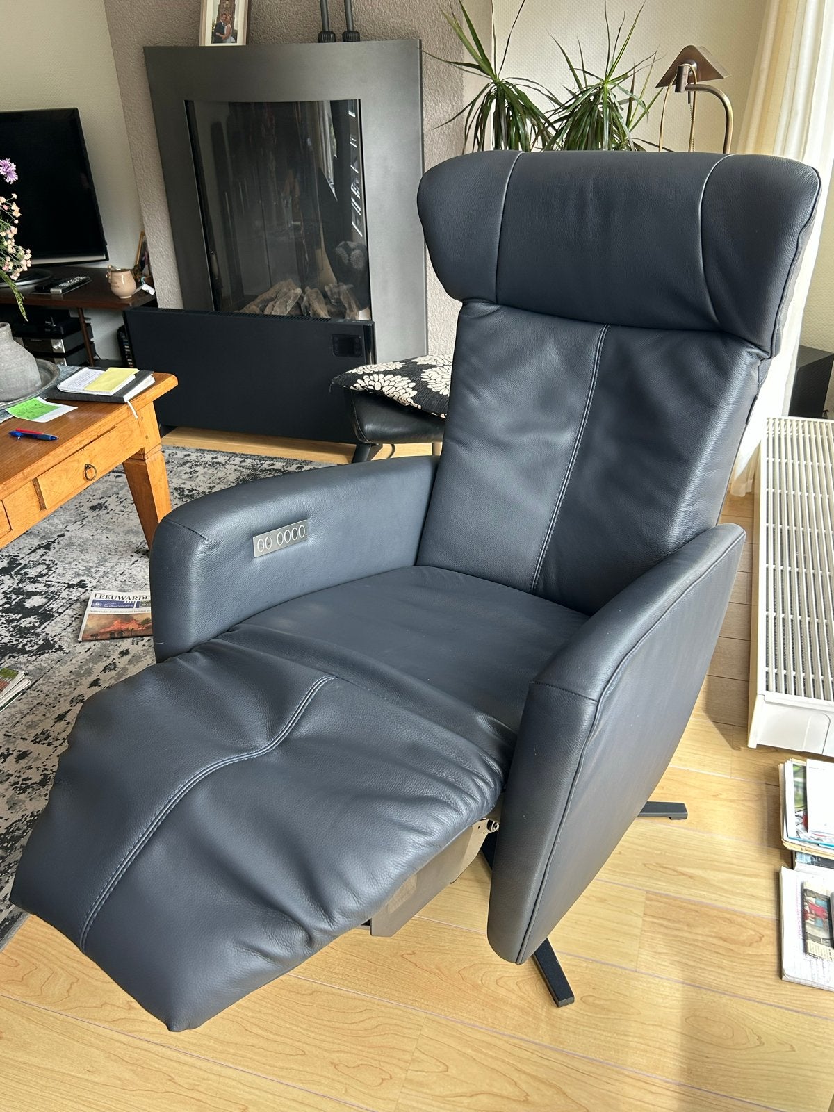 Prominent Relaxfauteuil - Zwart Leer, Elektrisch Verstelbaar, Ophalen, Zwart, Leer, Zo goed als nieuw